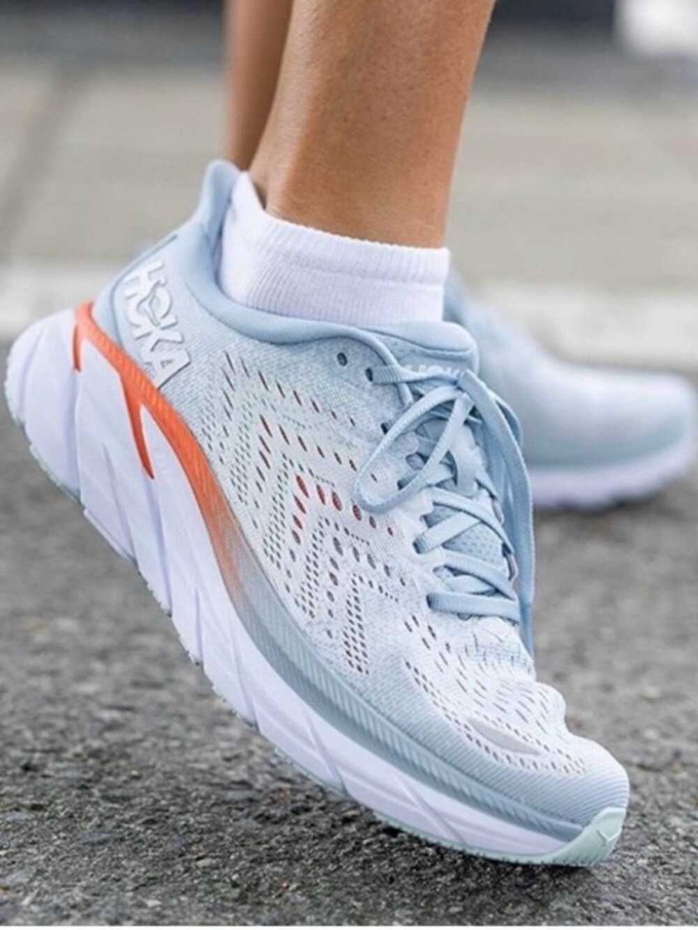 Women's Hoka Clifton 8 Shoes in Blue Fog